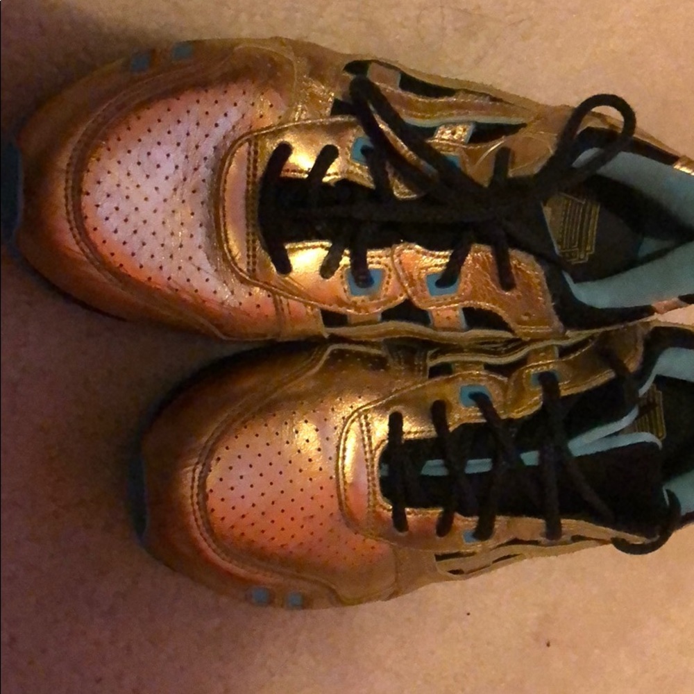 Sneakers - Picture 3 of 3